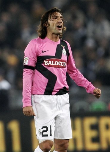 亲密互动，广东19岁王洪泽恋情曝光，女友可爱，体育生，杜锋祝福