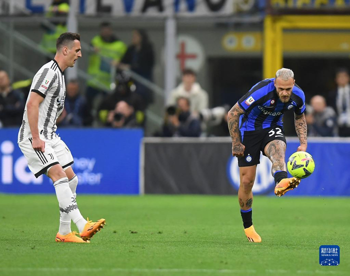 佩杜拉丨奇克给萨里发私人信息婉拒邀请