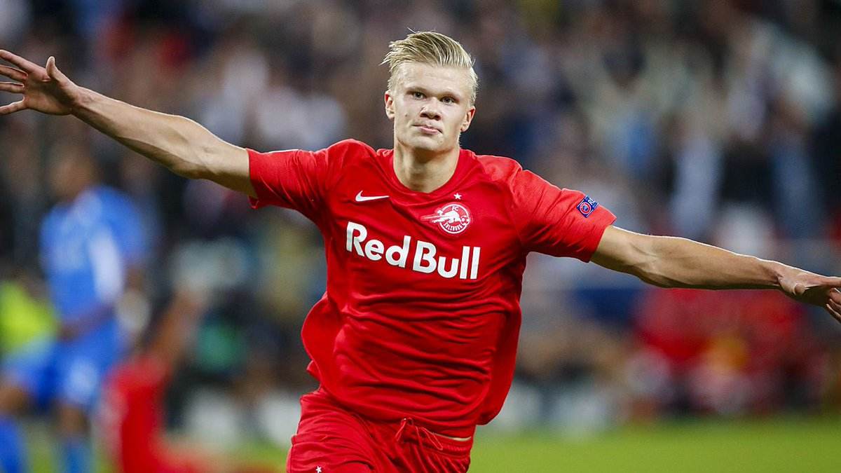 詹皇这一瞪惊呆众人，连东契奇都难以承受，顿巴斯球员尤为尴尬！