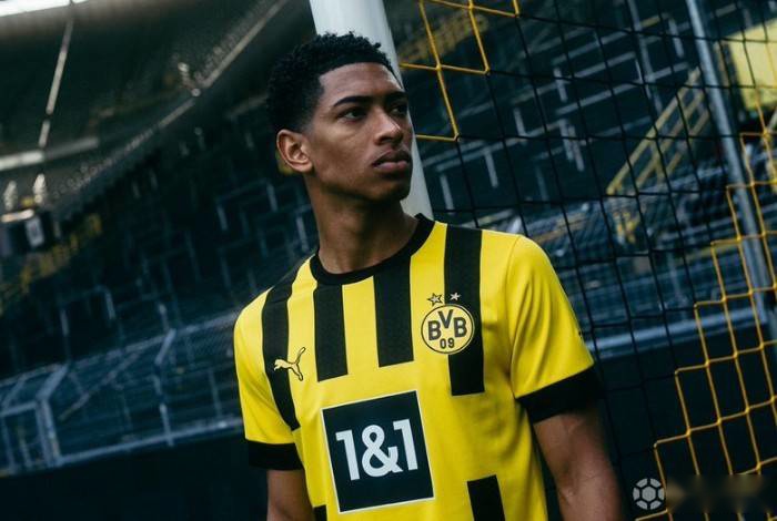 [国内足球]冯博轩横传中路 张玉宁包抄打门得手