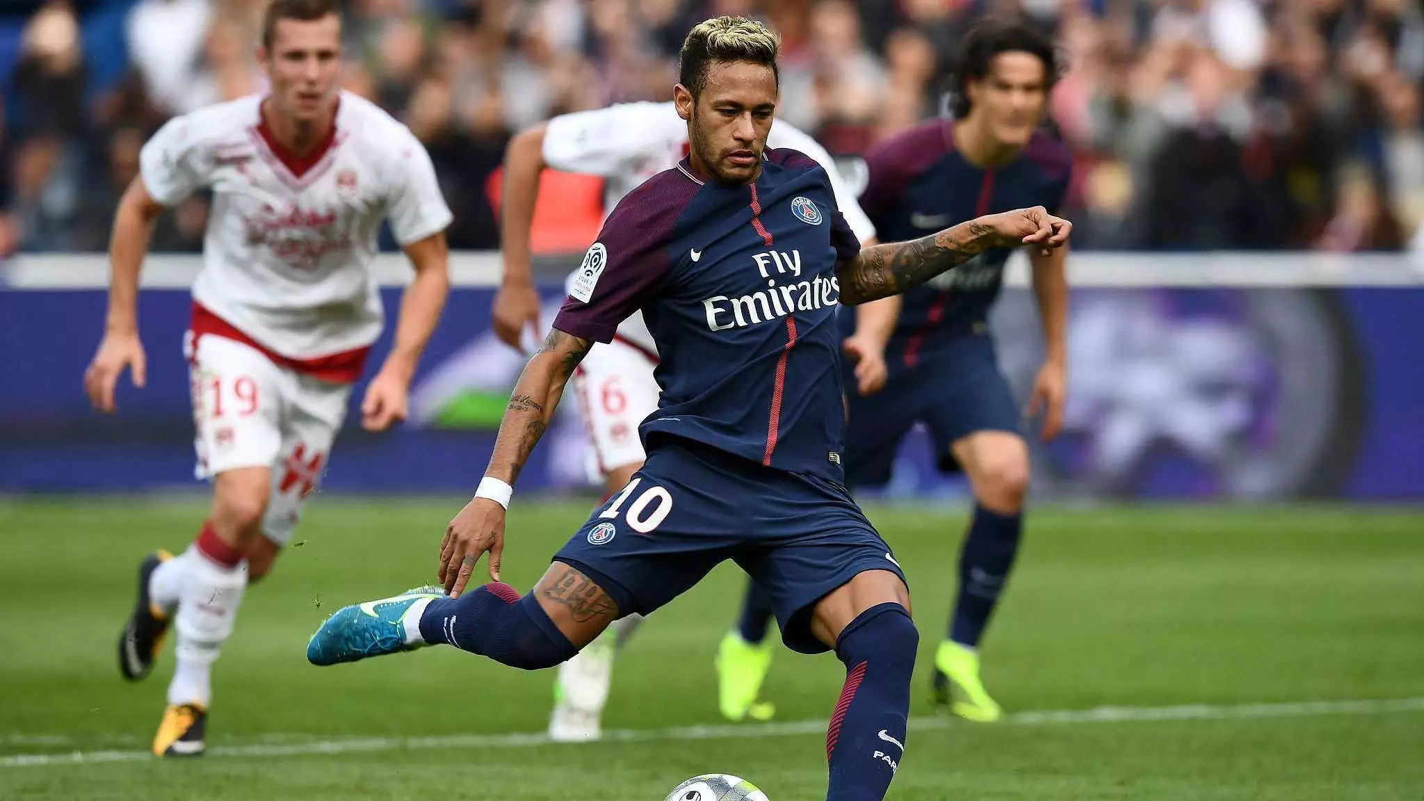 [中超]李小恒救主 山东泰山主场战平云南玉昆