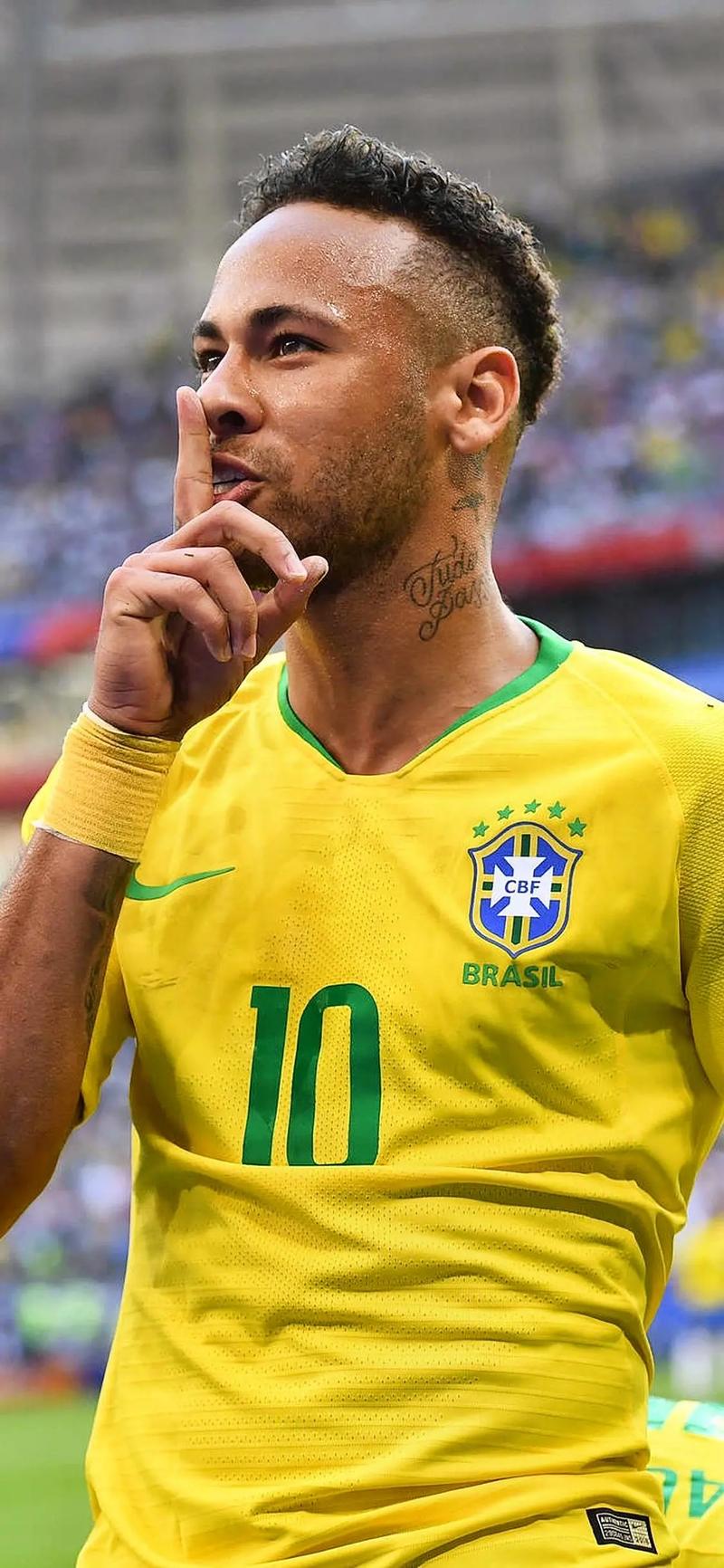 上海久事大鲨鱼外援洛夫顿表现炸裂